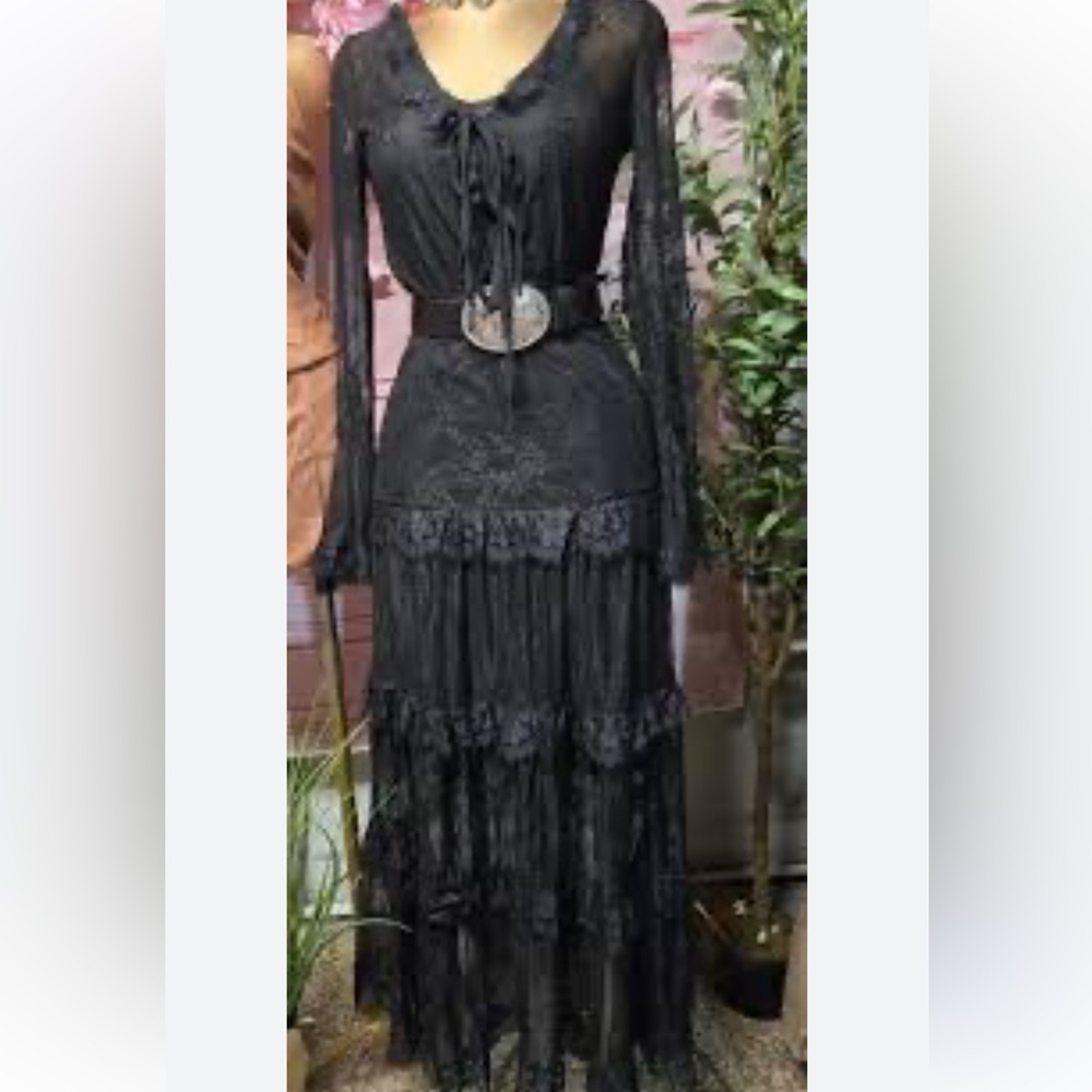 Boho Elegant Black Lace Maxi Dress - Picture 5 of 5